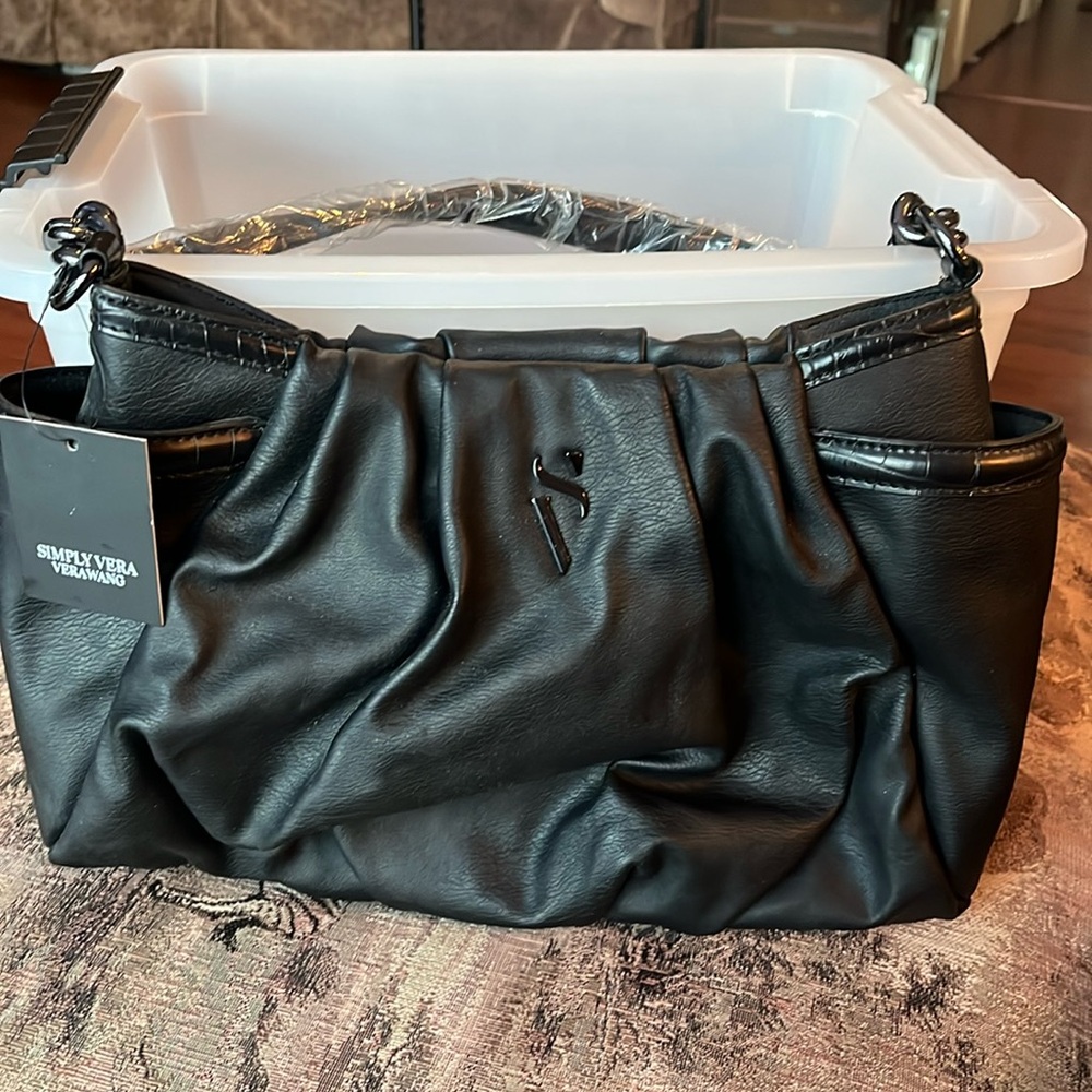 Vintage Simply Vera Wang black shoulder bag.